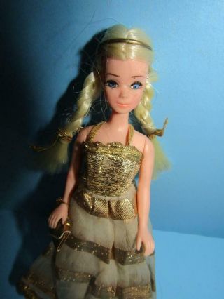 Vintage Topper Dawn Doll Friend Dinah In Pretty Outfit A10 1971